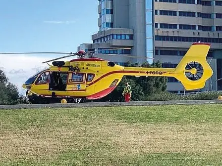 Elisoccorso davanti all'ospedale Brotzu di Cagliari