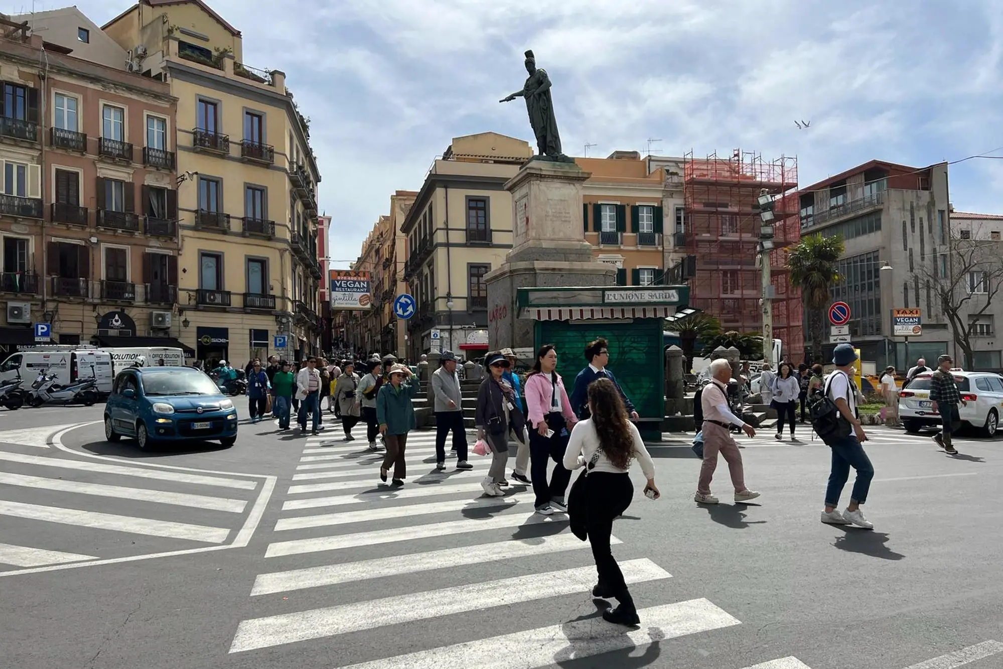 02 04 2024 cagliari piazza yenne croceristi - foto giuseppe ungari