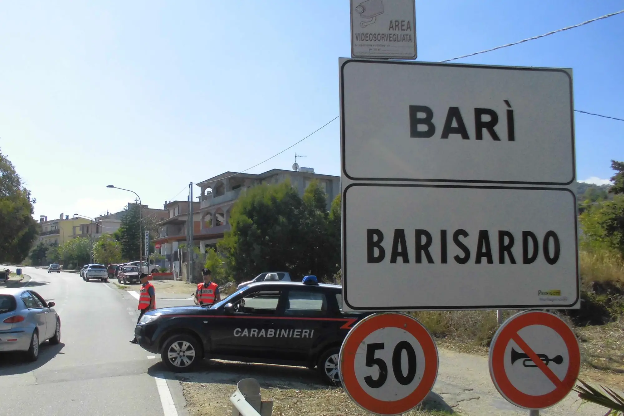 Carabinieri a Bari Sardo (L'Unione Sarda)