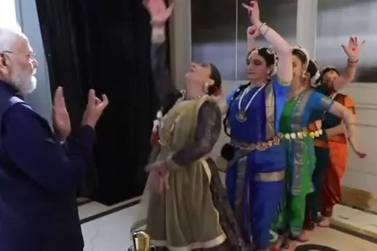 Modi a Roma, sul suo X lo spettacolo di danza indiana di 5 italiane