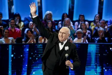 Pippo Baudo durante lo show di Raiuno Buon compleanno... Pippo, dedicato ai 60 anni di carriera del conduttore che proprio oggi festeggia 83 anni, Roma, 07 giugno 2019. ANSA/FABIO FRUSTACI