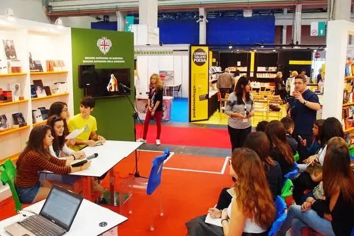 Gli studenti del liceo Pira di Dorgali protagonisti del laboratorio didattico Atzeni - foto Aes