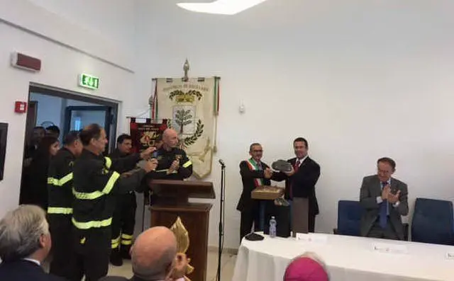 Presenti anche il capo nazionale dei Vigili del fuoco Gioacchino Giomi, il direttore regionale Massimiliano Gaddini e le autorità civili e militari (foto di Alessia Orbana)