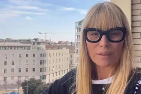 Elenoire Casalegno durante il video (Facebook)