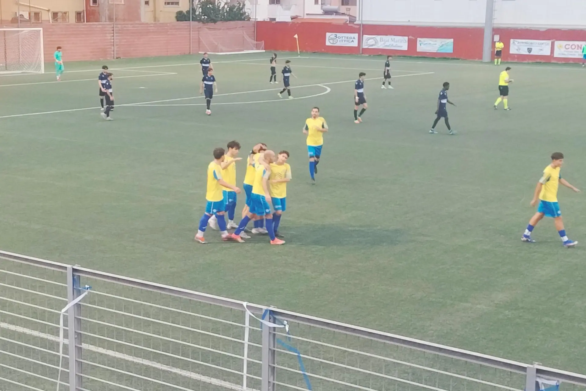 L'esultanza dopo il gol di Alessandro Lardieri (foto Scano)