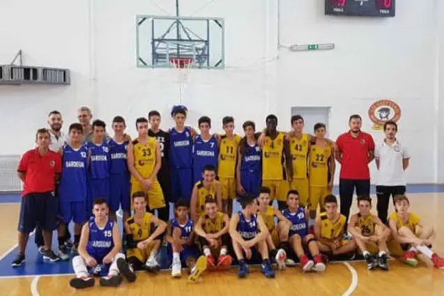 I partecipanti dell'amichevole di Olbia