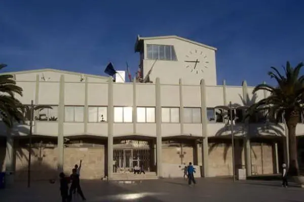 Porto Torres, il palazzo comunale (foto Mariangela Pala)