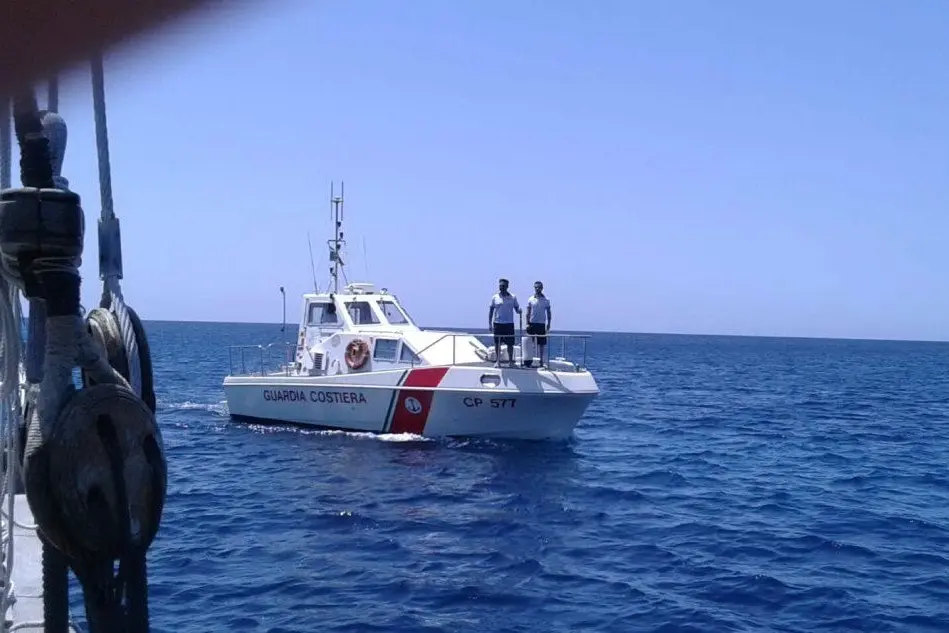 Controlli con la Motovedetta nel mare di Villasimius