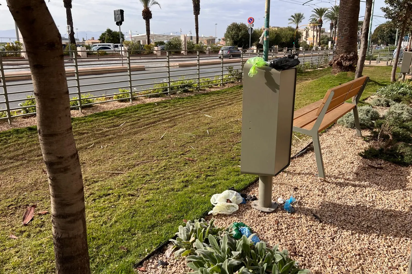 Cagliari, l'area cani in via Roma (Foto Fr.Me.)