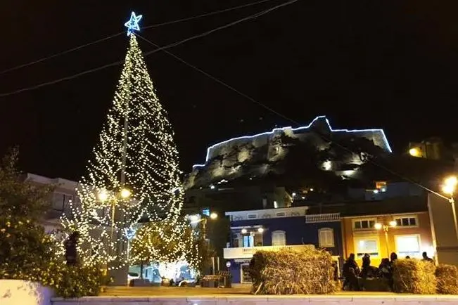 Addobbi natalizi 2022 a Castelsardo (foto concessa)
