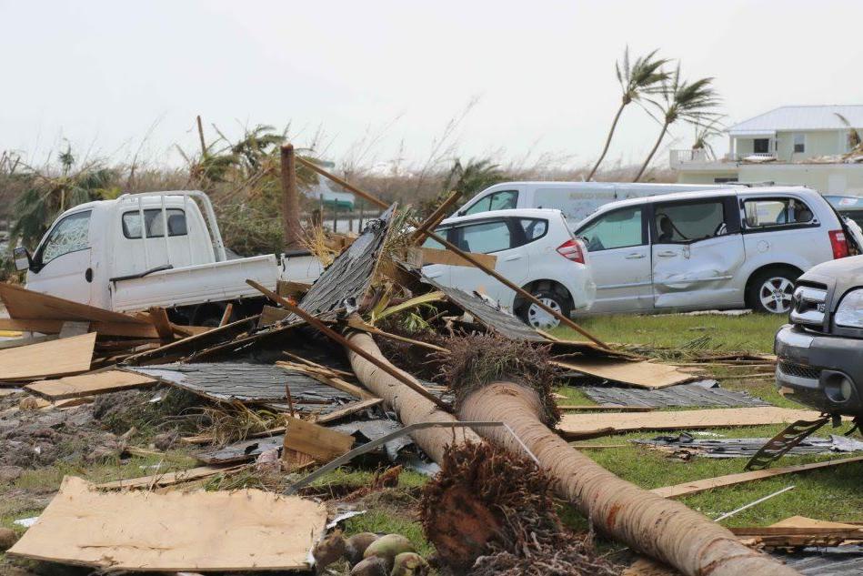 Uragano Dorian, almeno 20 vittime. La tempesta è risalita a categoria 3