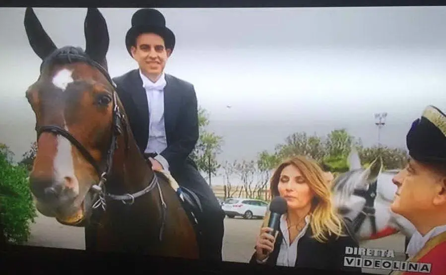 L'Alter Nos sale a cavallo: la prima tappa a Palazzo Bacaredda