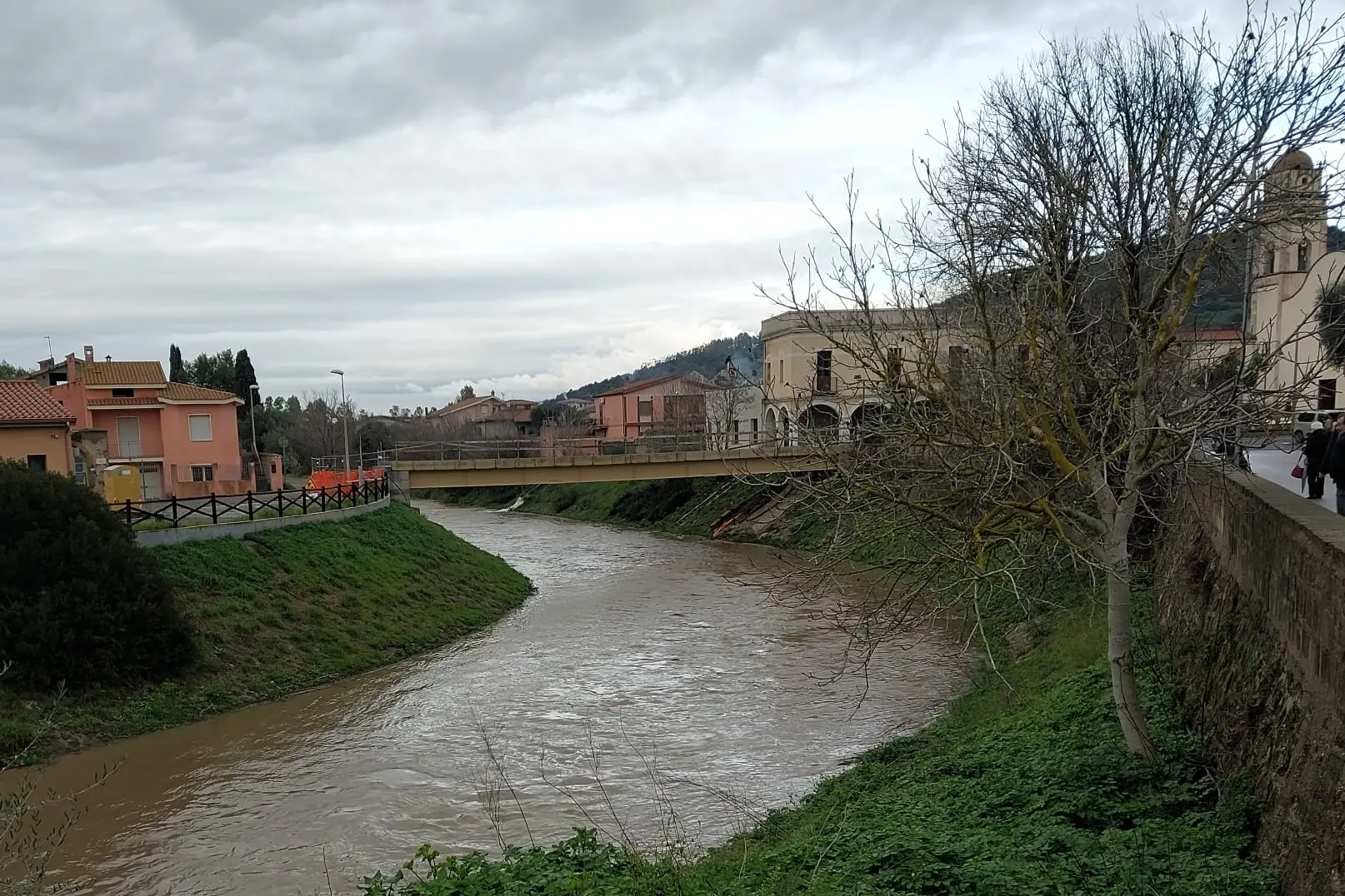 Il ponte pedonale sul Rio Mannu a Gonnostramatza (foto concessa)