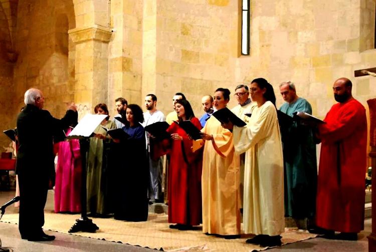 Un anno di eventi per i 40 anni dei Cantori: l’omaggio a Don Sanna