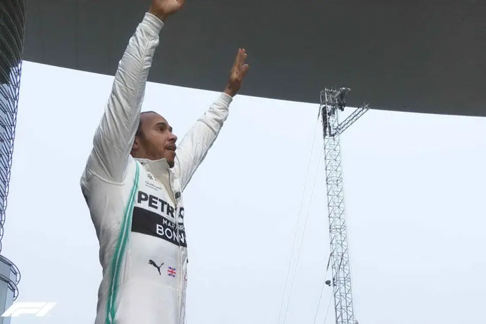 L'esultanza di Lewis Hamilton (foto Twitter Formula 1)