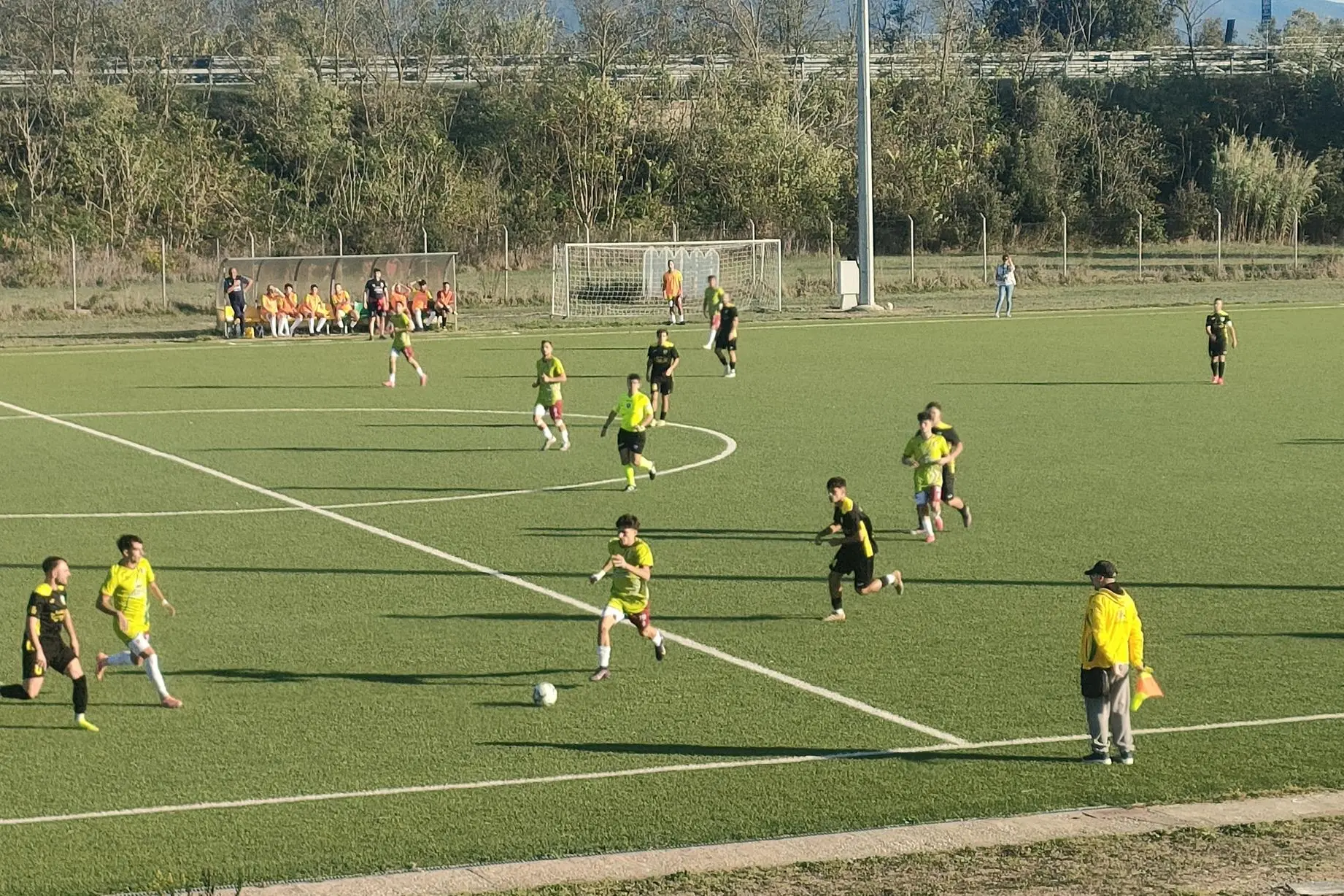 Una partita della scorsa stagione nel quale era impegnato il Santa Giusta (foto di Giacomo Pala)
