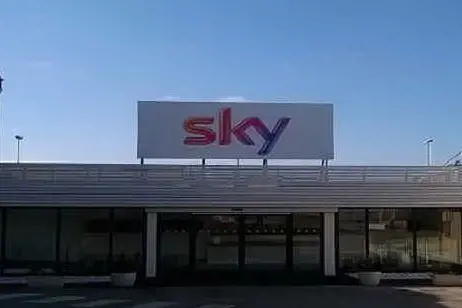La sede Sky di Cagliari, sulla statale 131