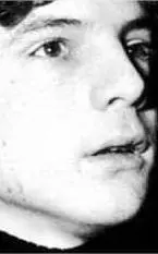 Paul Getty III è figlio di John Paul Getty jr e nipote di Jean Paul Getty, petroliere miliardario e uno degli uomini più ricchi al mondo