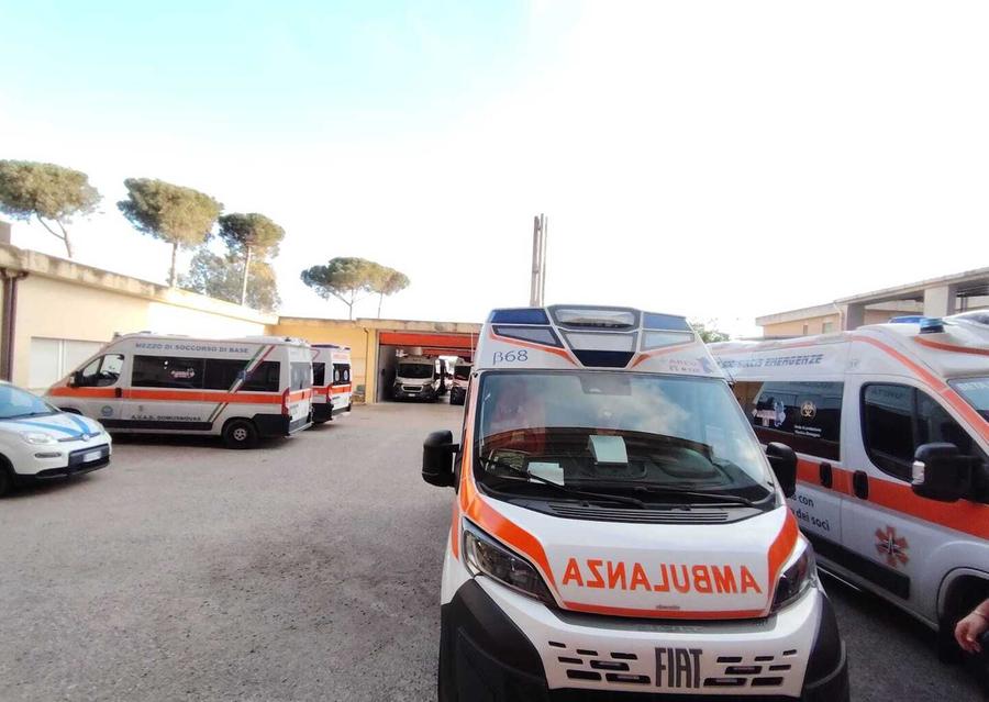 Donna 91enne resta ore sull’ambulanza