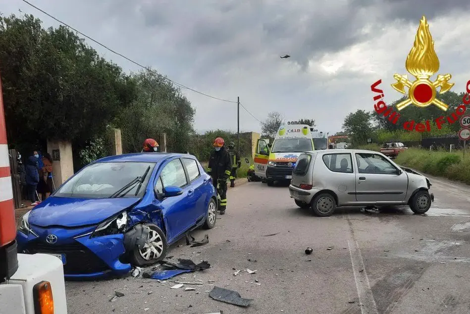 Le auto coinvolte (foto Vigili del fuoco)