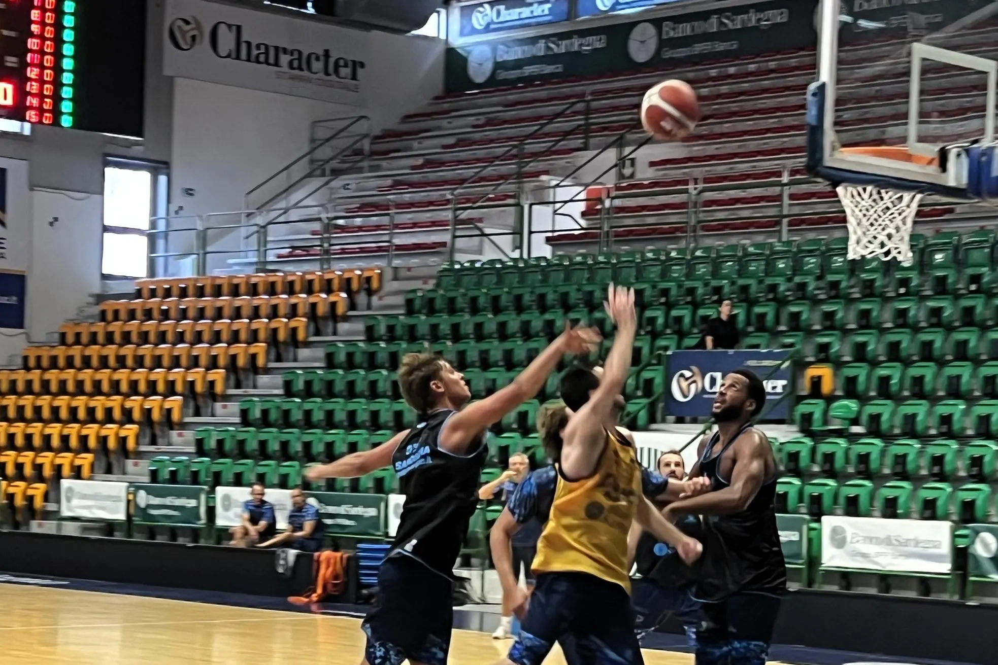 La Dinamo in allenamento al PalaSerradimigni (foto G. Marras)