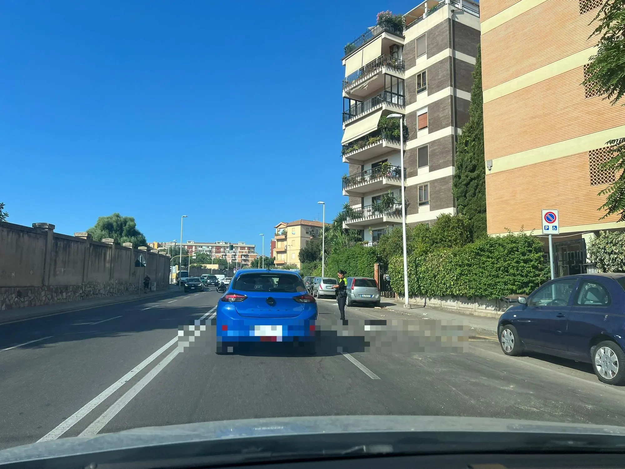 Cagliari, traffico in via Cadello