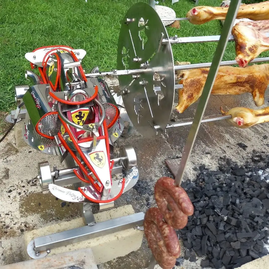 Il girarrosto creato da Rossano Putzu, di Serrenti