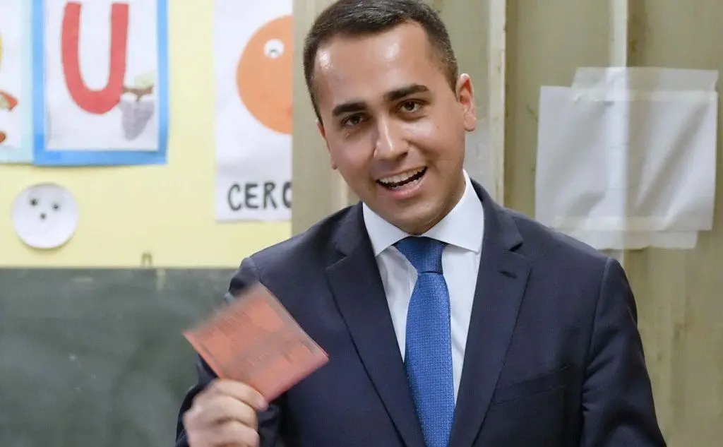 Politici alle urne: Di Maio ha votato a Pomigliano D'Arco