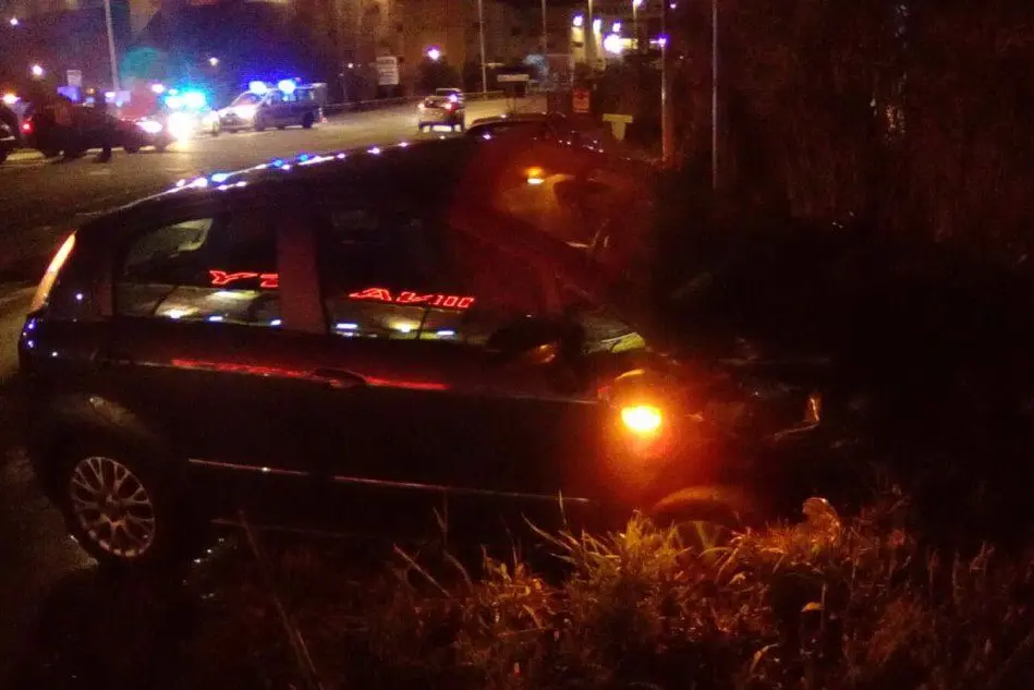 Una delle auto coinvolte nell'incidente di viale Elmas