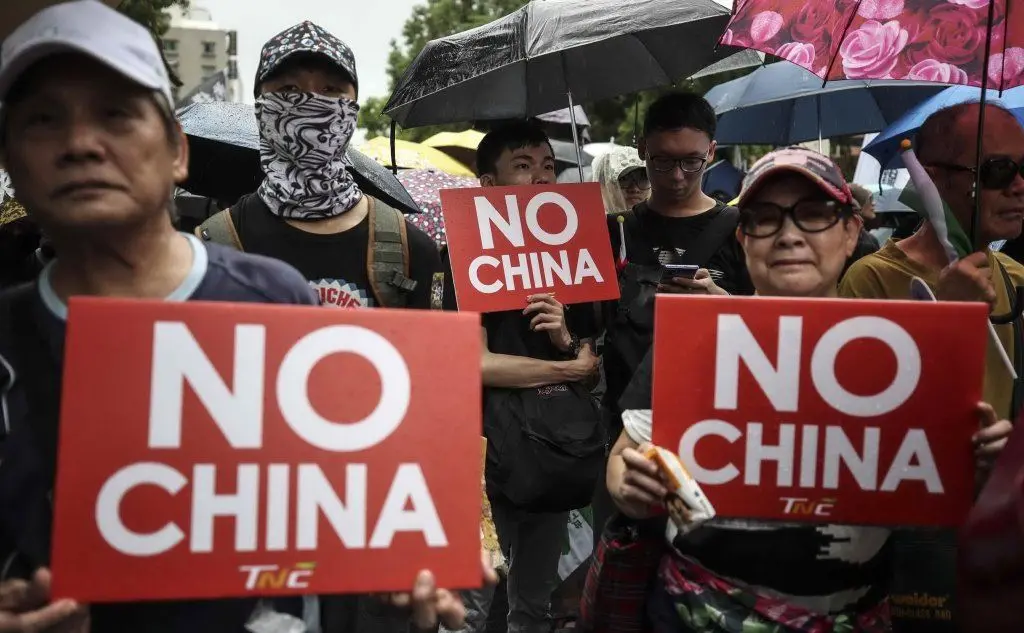 Tra le richieste degli attivisti: meno dipendenza dalla Cina