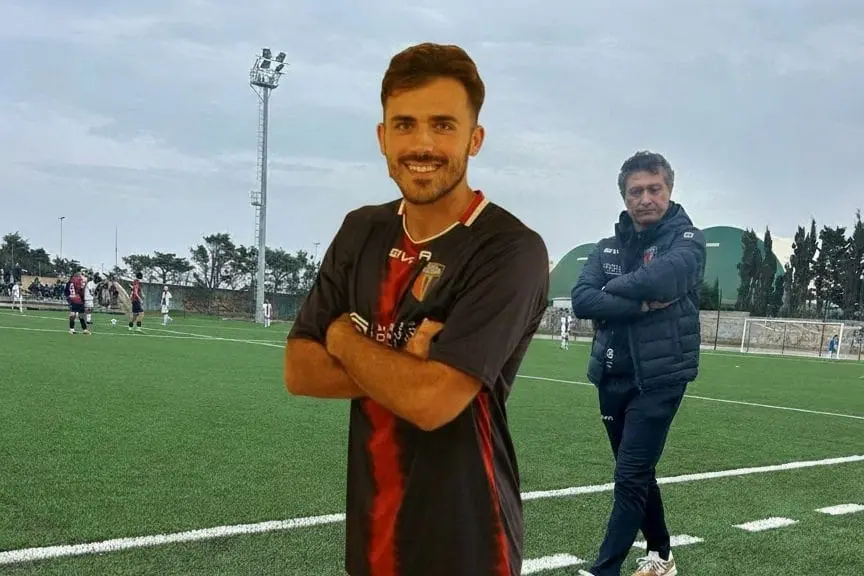 Il goleador Elisi e mister Nieddu (foto G. Pischedda)