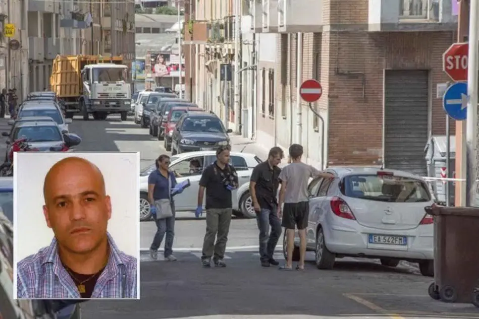Investigatori in via Col del Rosso - nel riquadro Ignazio Mantega, l'uomo arrestato dalla polizia