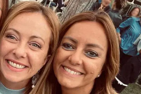 Giorgia Meloni con l'amica Nicoletta Golisano (Ansa)