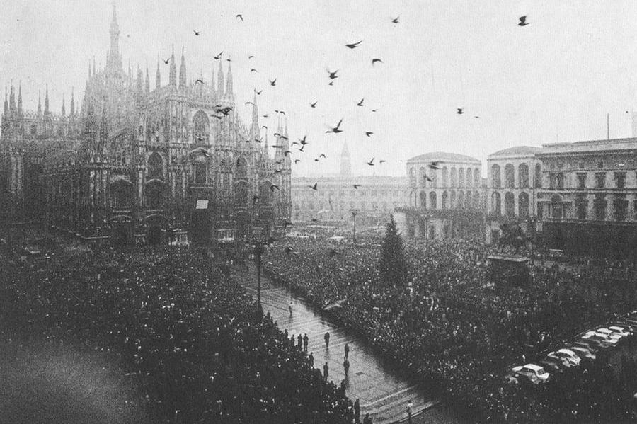 I funerali in piazza Duomo