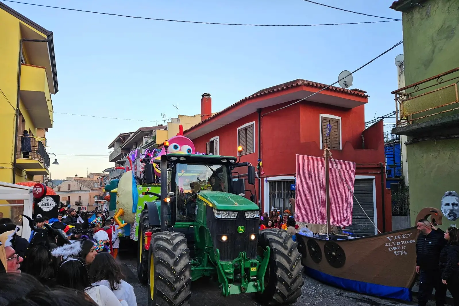Una sfilata di Carnevale a Bari Sardo