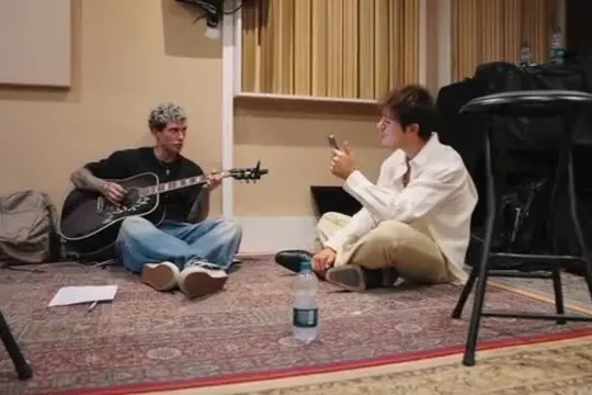 Benji e Fede in sala prove al lavoro per prepare il tour nei teatri