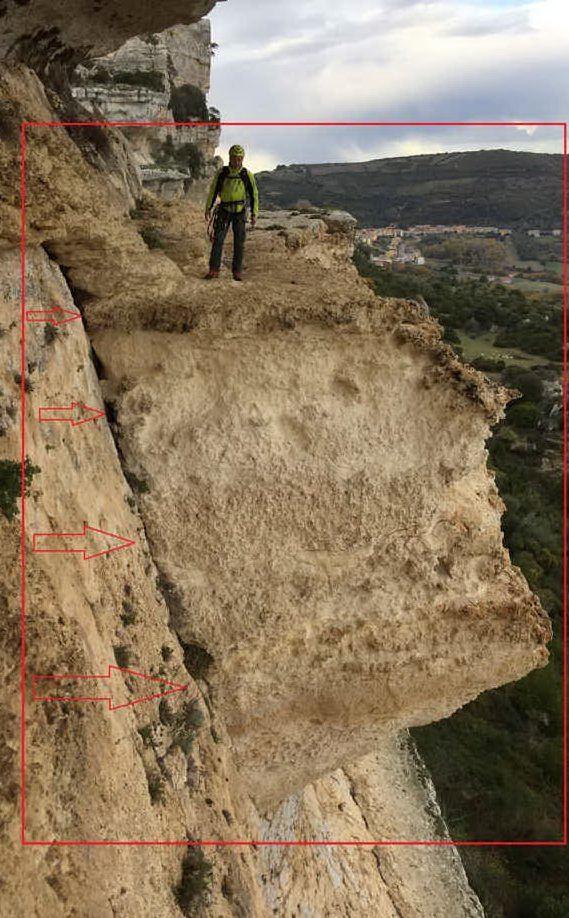Giorré, lato orientale del grande blocco a rischio molto elevato di frana con la parte inferiore sospesa nel vuoto (foto Guide alpine italiane)
