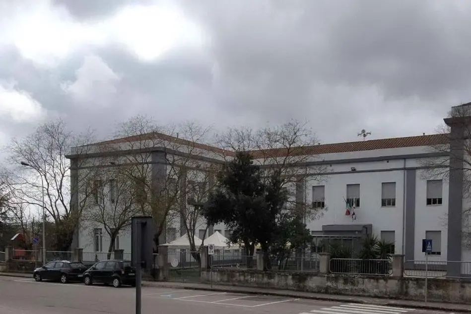 La scuola primaria e secondaria di Pozzomaggiore (L'Unione Sarda - Tellini)