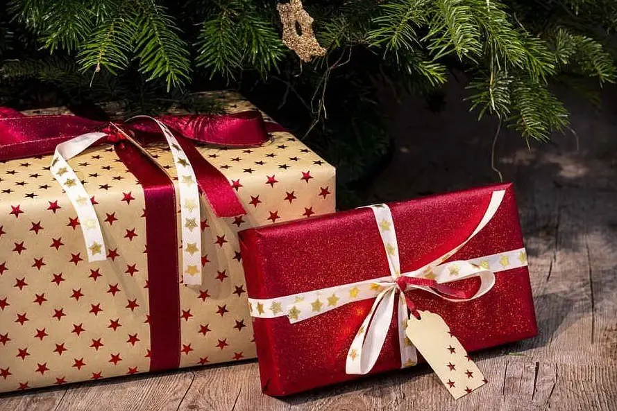 Regali di Natale (foto Pixabay)