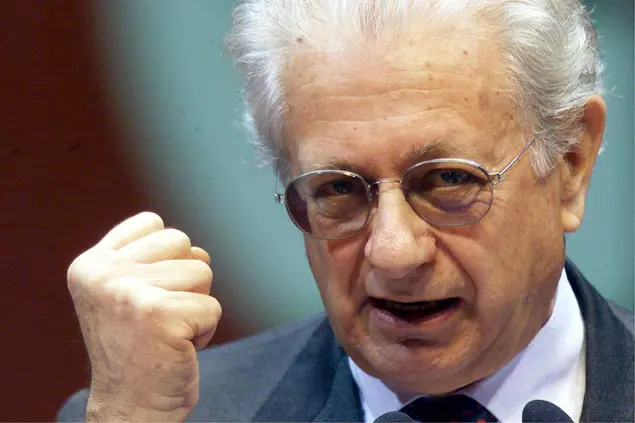 Luigi Berlinguer (Ansa)