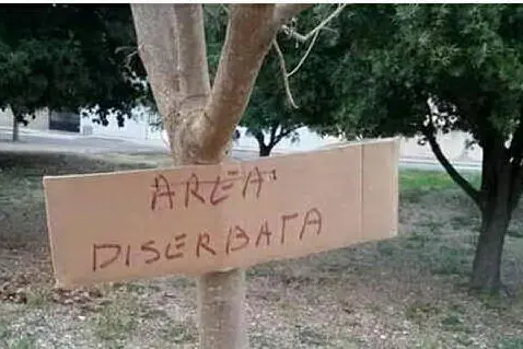 Il cartello che indica un'area diserbata