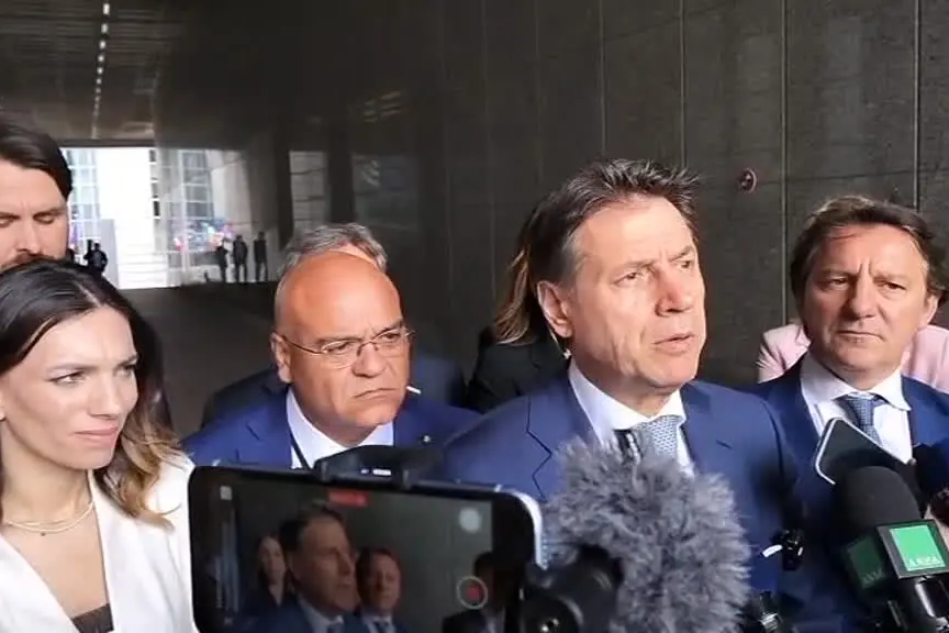 Banche, Conte: accumulano profitti mentre il Pil è quasi a zero