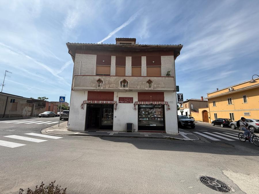 Entra armato di pistola in un bar di Monastir, i gestori mettono in fuga il rapinatore