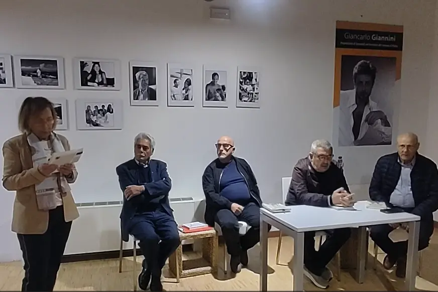 La presentazione libro "Poema di Gaddura" a Palau (foto Ronchi)