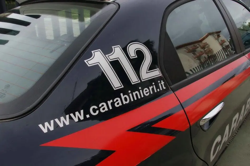 Un'auto dei carabinieri