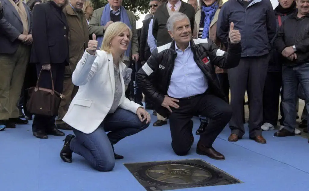 La sua ruota sulla  Walk of Motocycling Fame a Jerez de la Frontera