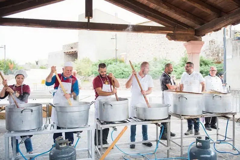 La tradizione culinaria dell'Isola si mette in mostra (foto L'Unione Sarda - Orbana)