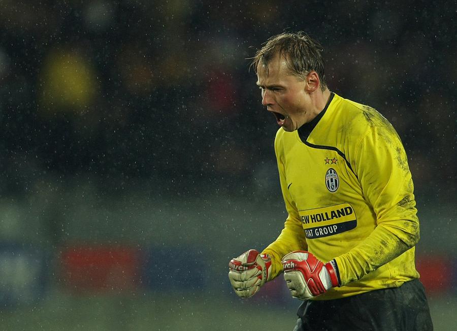 Schianto fatale per Alex Manninger, morto l’ex portiere della nazionale austriaca. Tante le stagioni in Serie A