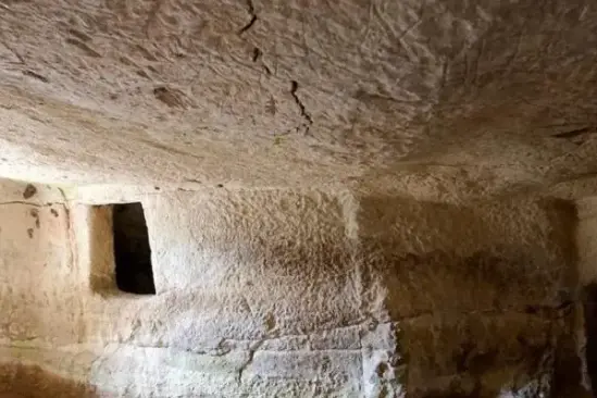 La Domus de Janas di Benetutti (Archivio L'Unione Sarda)