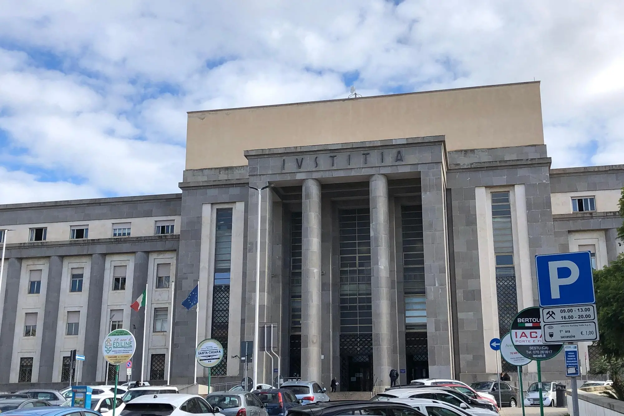 Il palazzo di giustizia di Cagliari